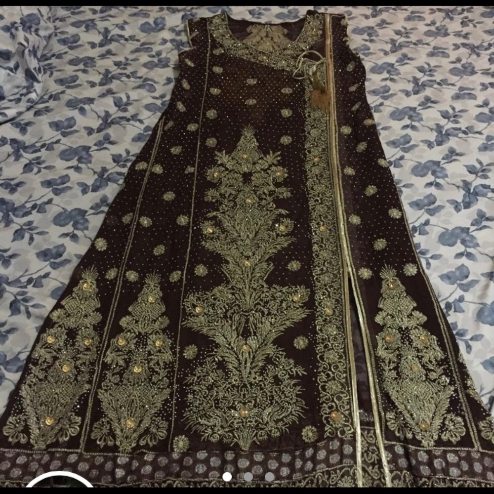 Pakistani Shalwar Kameez